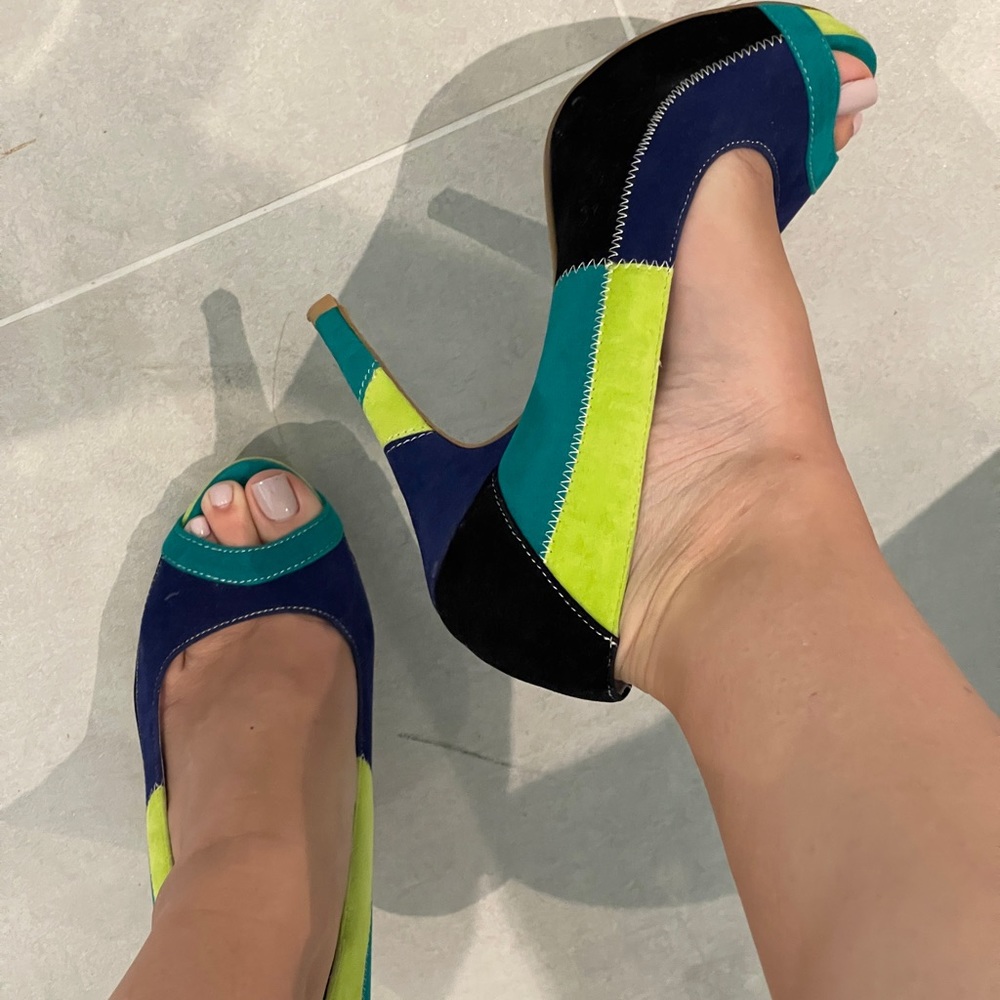 Chic Multicolor Peep-Toe Heels - image 6